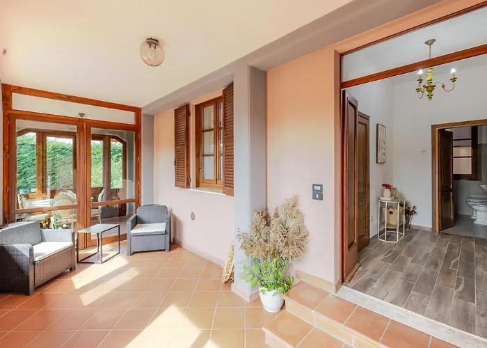 ヴィラ Deluxe カスティリオーネ・デル・ラーゴ