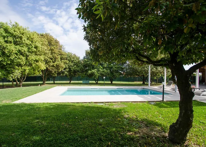 ヴィラ Deluxe カスティリオーネ・デル・ラーゴ